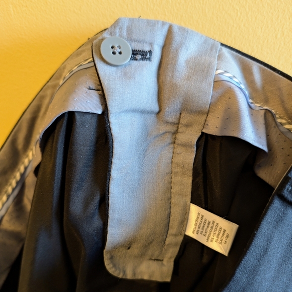 Banana Republic Logan fit black wool mix stretch pant size 2. - Picture 4 of 6